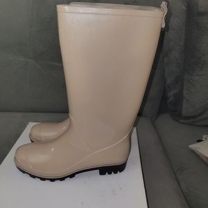 light nude pink Cappelli rain boots